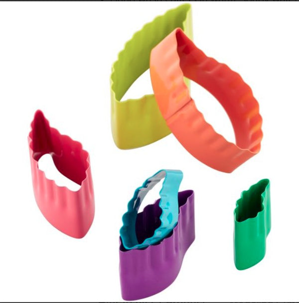 Wilton Nesting Shaped Cutters for Fondant, Gum paste and Dough.